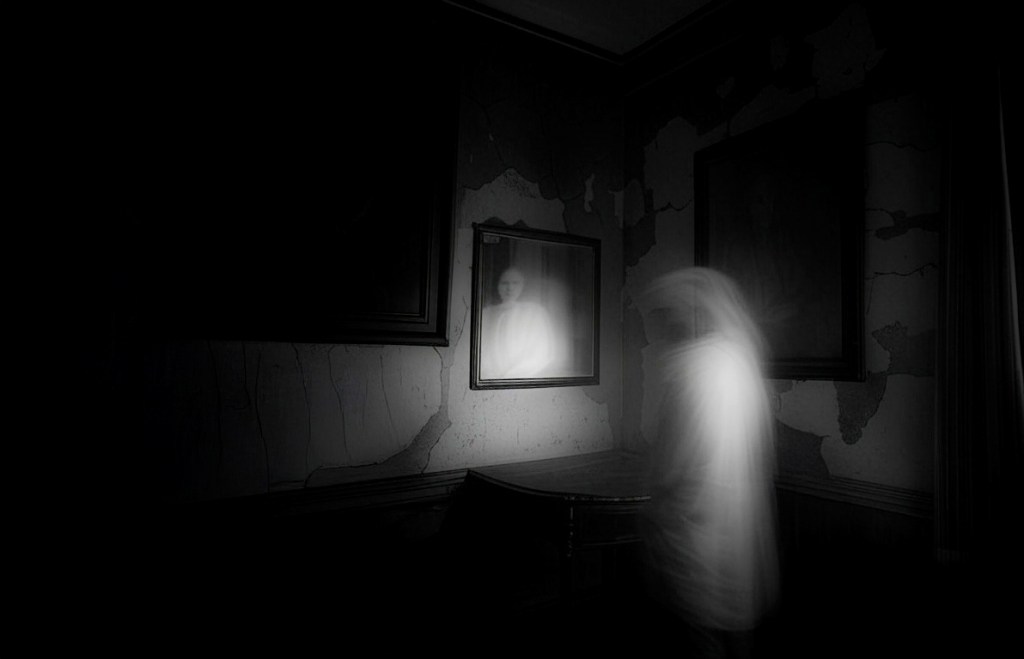 Immagini Spettrali in Camera Oscura: Un Viaggio Fotografico tra Realtà e&nbsp;Mistero